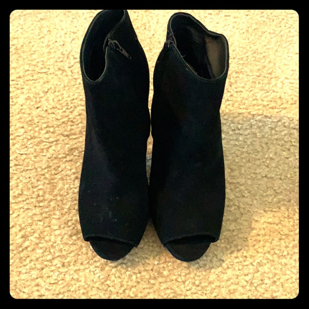 Michael Korda heels